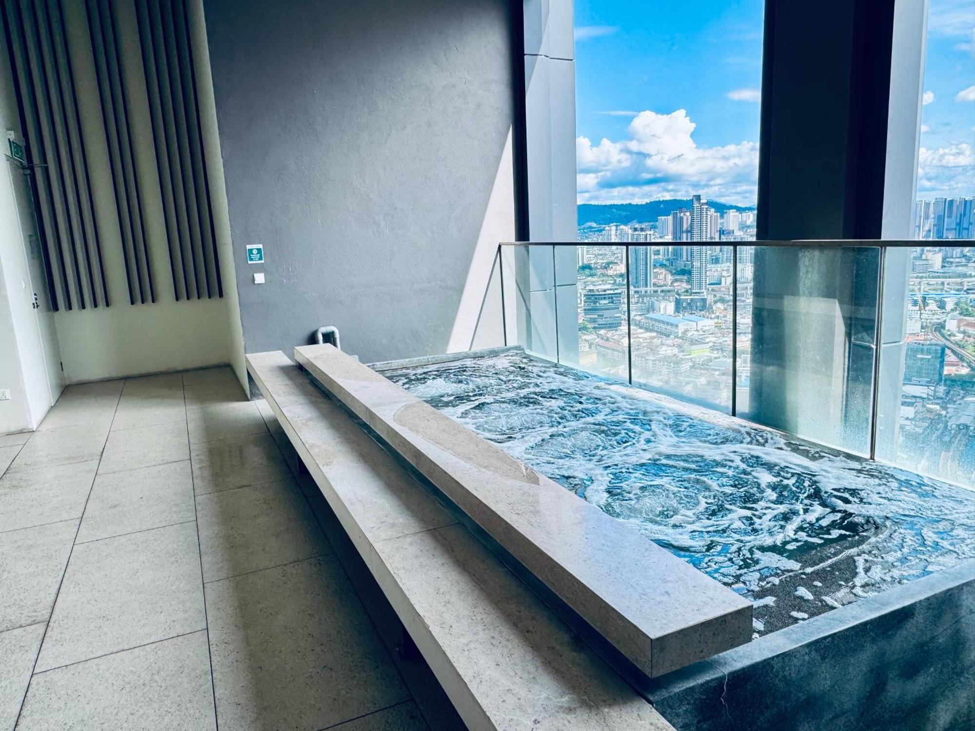 Luxury Lucentia Suites By Classy Stay Kuala Lumpur Exterior foto